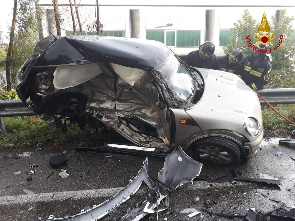 Incidente stradale Gavirate Sp1 9 agosto 2018