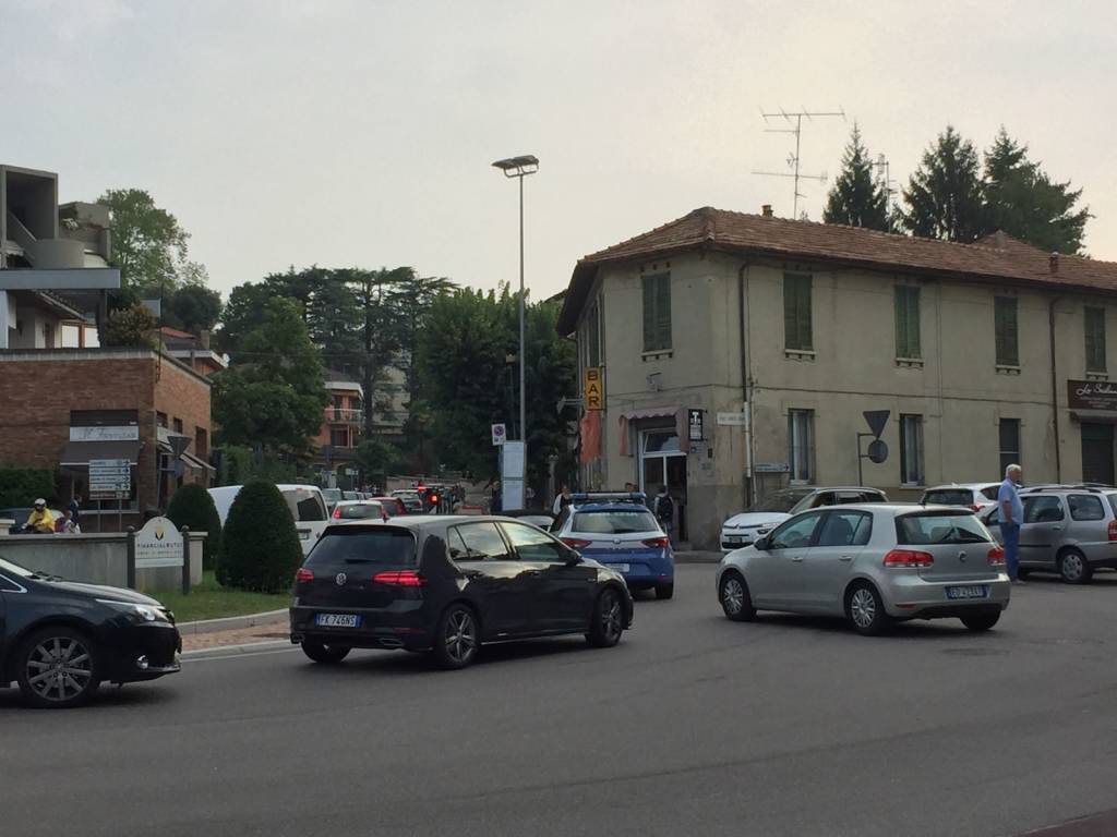 via XXV aprile varese traffico 