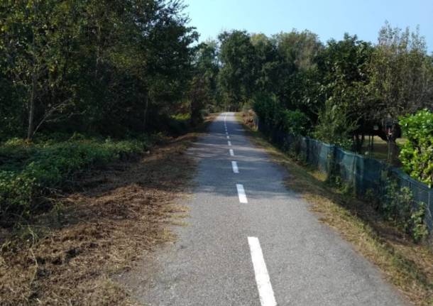 Il degrado della pista ciclabile di Varese