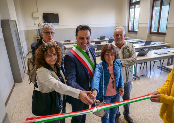 Besnate inaugura i nuovi laboratori della scuola