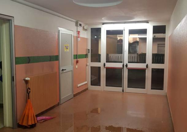 scuola primaria allagata a Cislago