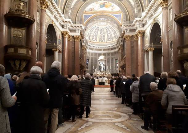 Cerimonia di dedicazione dell'altare della Basilica di Gallarate