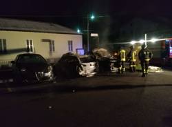 Auto in fiamme a Brunello