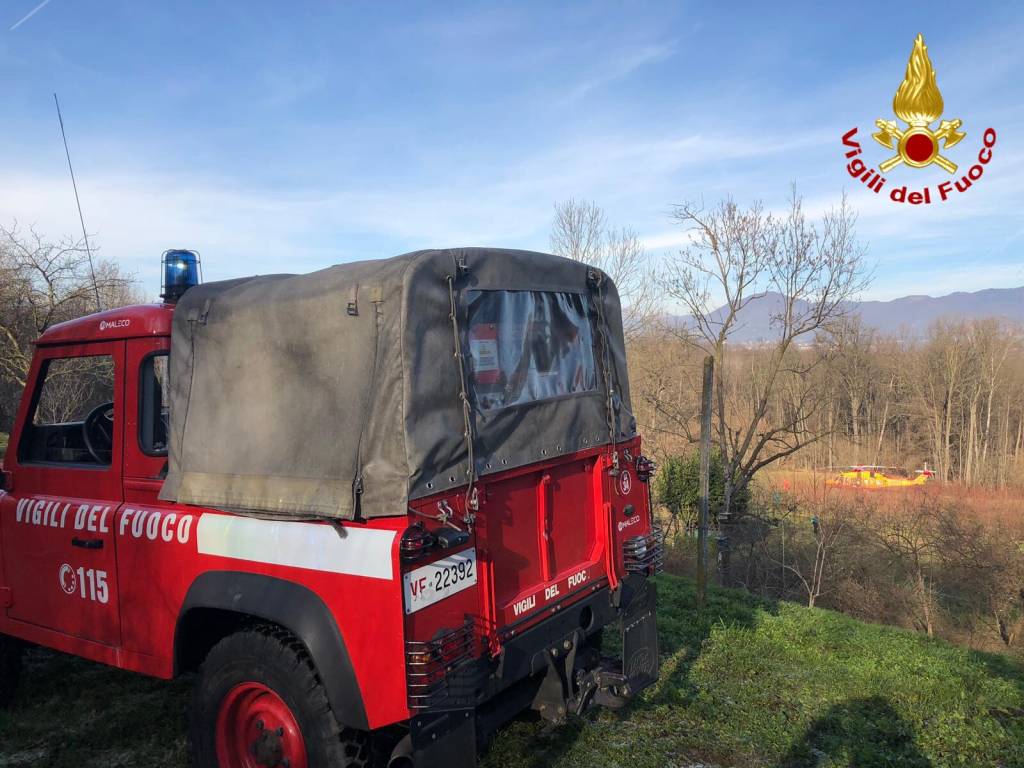 Ciclista soccorso a Travedona Monate