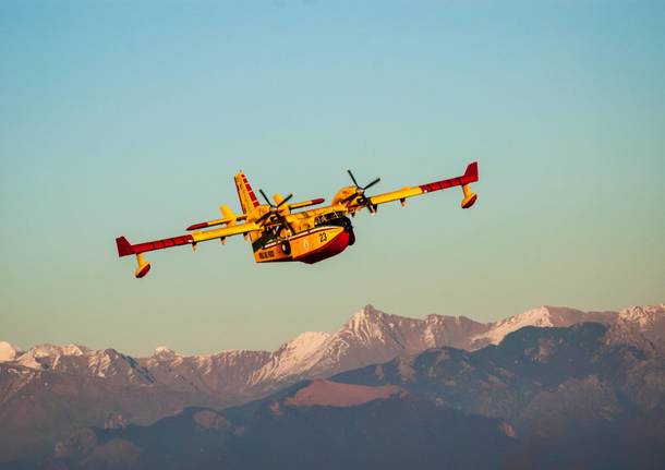 Canadair in azione, lunedì 7 gennaio 2019 - Foto di Matteo Canevari 