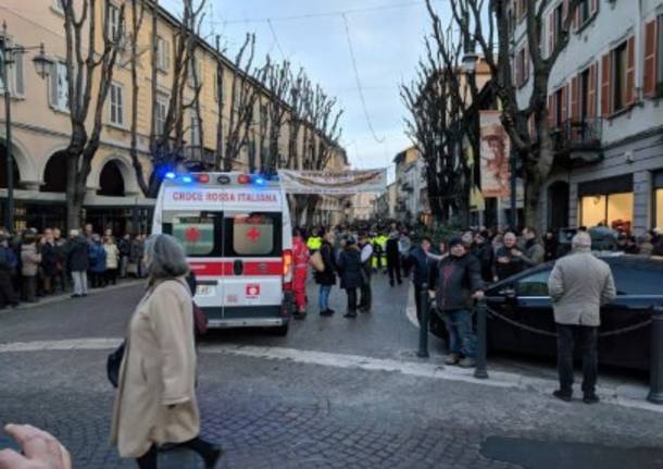 Figurante ferito da un cavallo nel corso del corteo di Sant\'Antonio