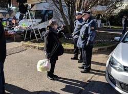 Mercato senza piazza dei Mercati: polizia locale informa e sostiene ambulanti e residenti