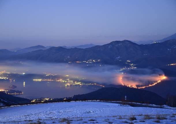 Fuoco sul lago d’Orta