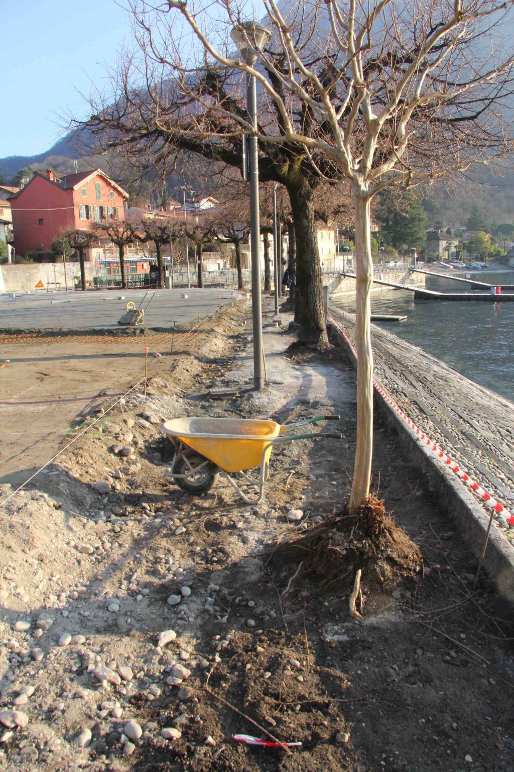 Lavori alla piazza di Caldè - febbraio 2019