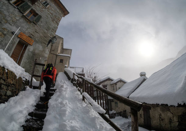 Medici a Monteviasco sotto la neve 