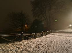 Villa Toeplitz innevata:lo scenario notturno è incantano - foto di Luca Leone