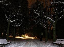 Villa Toeplitz innevata:lo scenario notturno è incantano - foto di Luca Leone