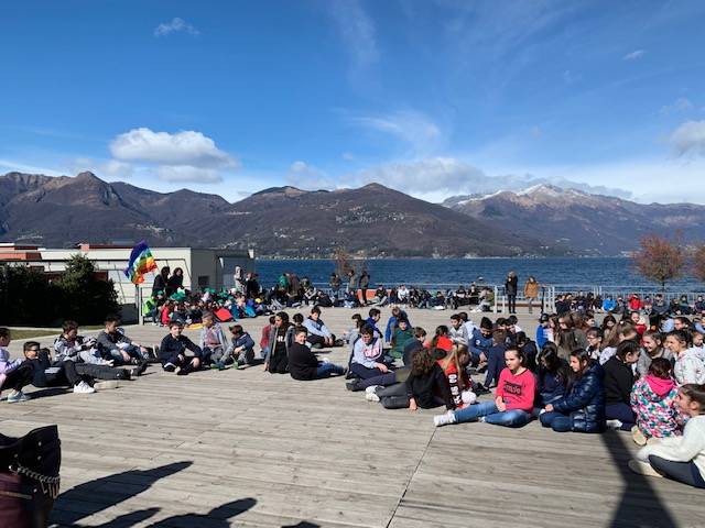 Gli alunni di Luino alla marcia per l'ambiente