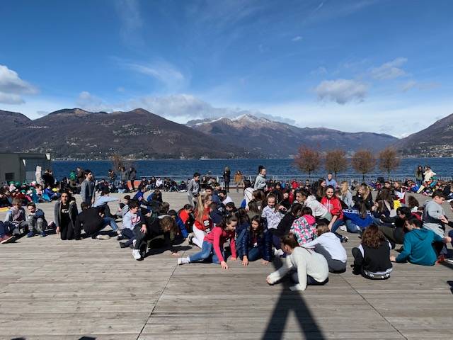 Gli alunni di Luino alla marcia per l'ambiente