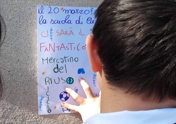 mercatino del riuso scuola azzio 2019