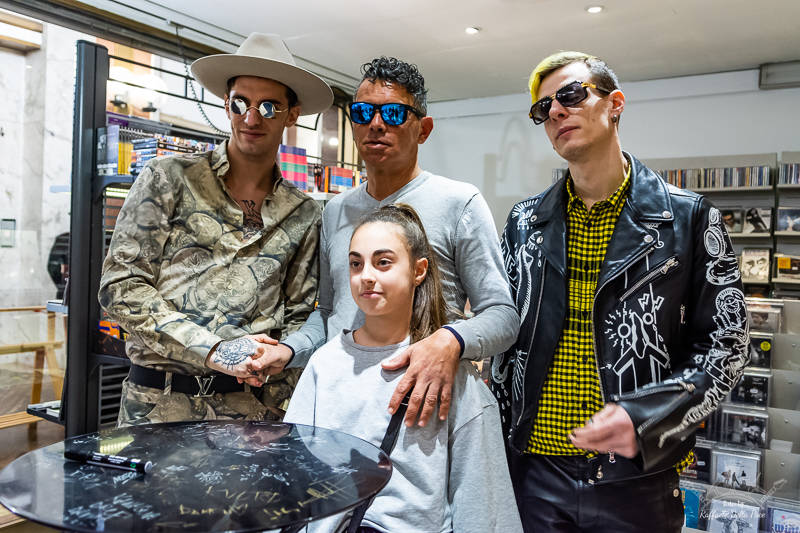 Achille Lauro incontra i fan a Varese Dischi 