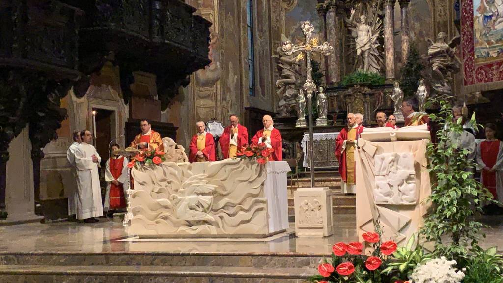 Brucia il faro alla messa di san Vittore