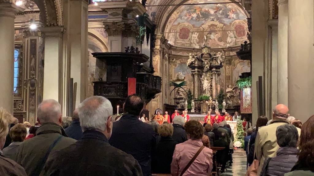 Brucia il faro alla messa di san Vittore