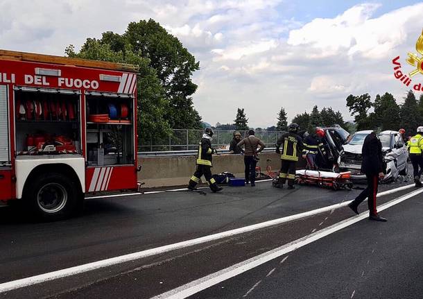 Varese: incidente in autostrada