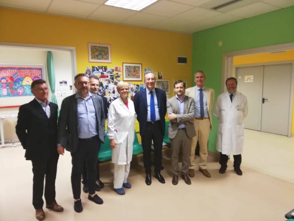 l'assessore Gallera in visita agli ospedali di Varese