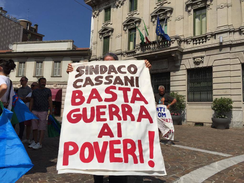 sinti in corteo a Gallarate