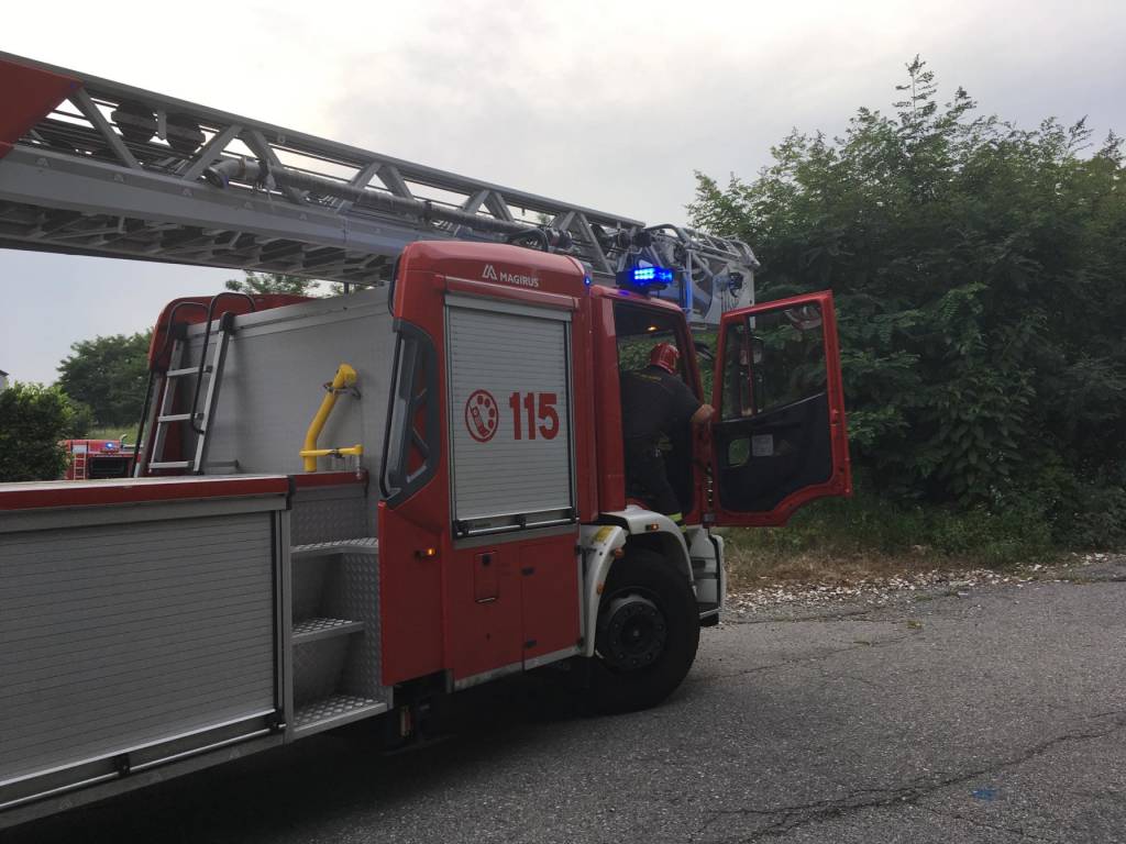 Incendio tetto a Besozzo