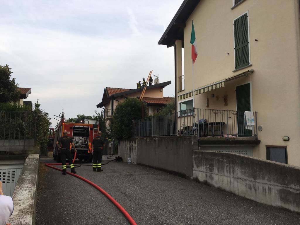 Incendio tetto a Besozzo