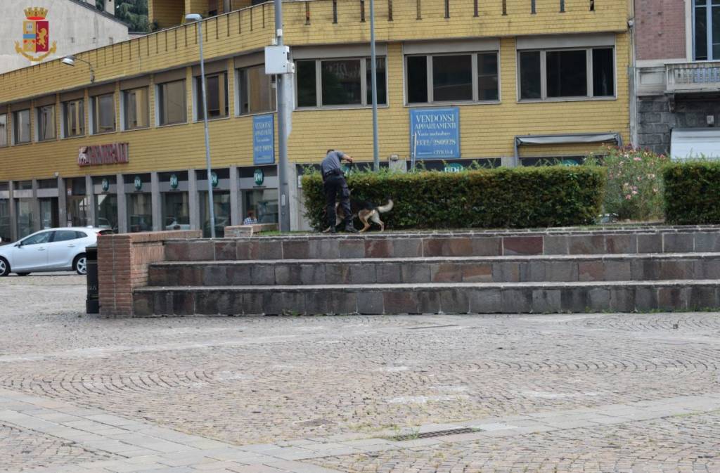 Controlli antidroga in Piazza Repubblica