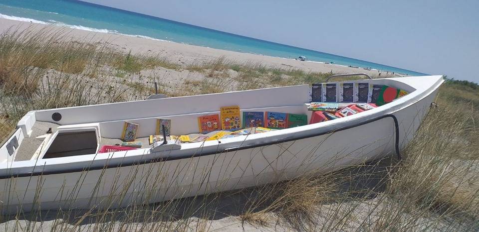 La libreria in riva al mare