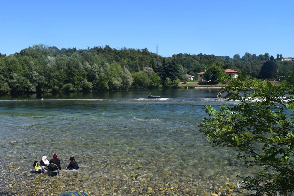 La spiaggia di Oleggio sul fiume Ticino