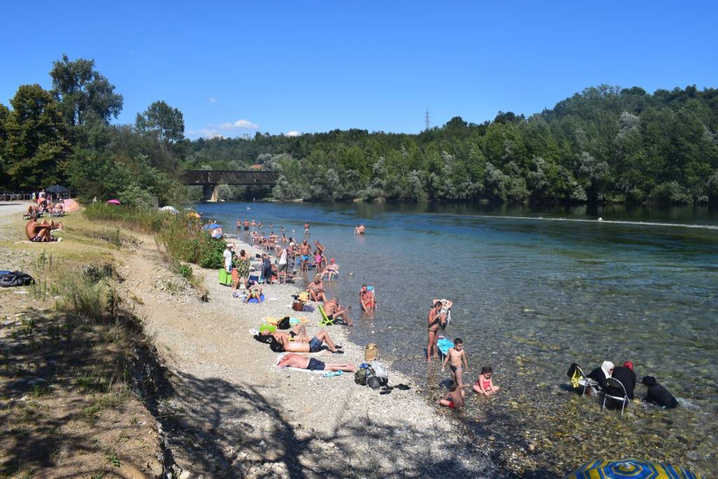 La spiaggia di Oleggio sul fiume Ticino