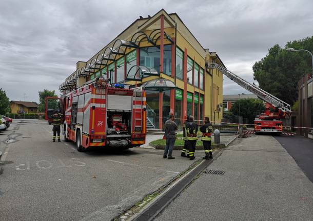 Spiegamento di forze attorno alla casa di Mirko Oro