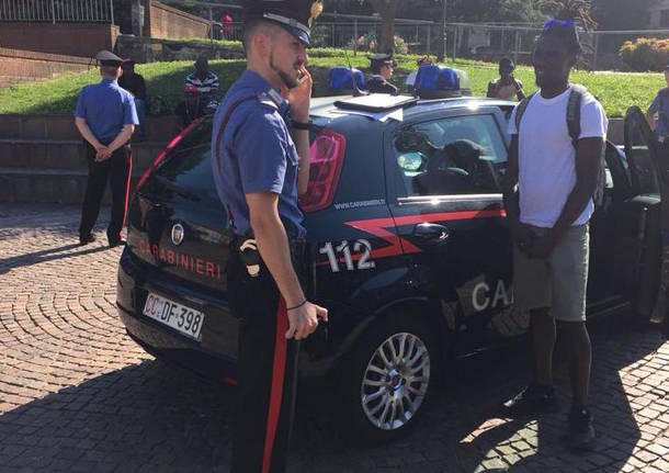 Carabinieri in piazza Repubblica