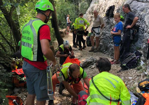 Il sabato di lavoro del soccorso alpino