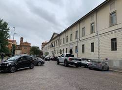 Nuovi parcheggi davanti al comune di Busto