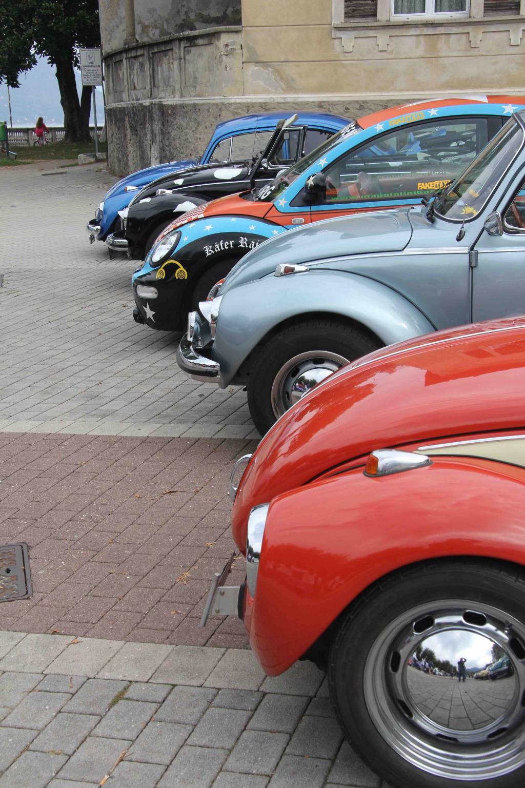 Raduno d'auto d'epoca a Porto Valtravaglia 