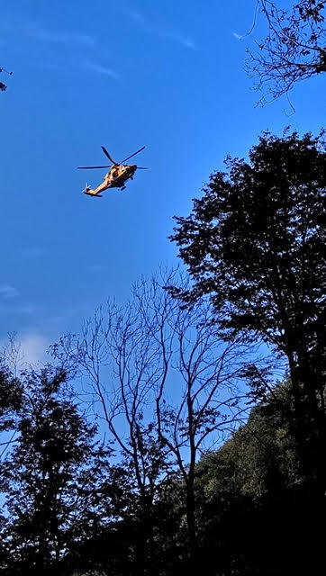 Fungiatt cade nel bosco, lo salvano con l'elicottero