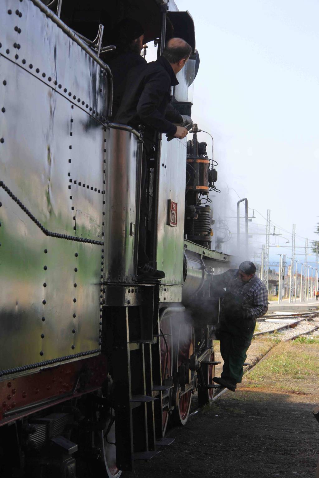 Il treno a vapore arriva a Luino