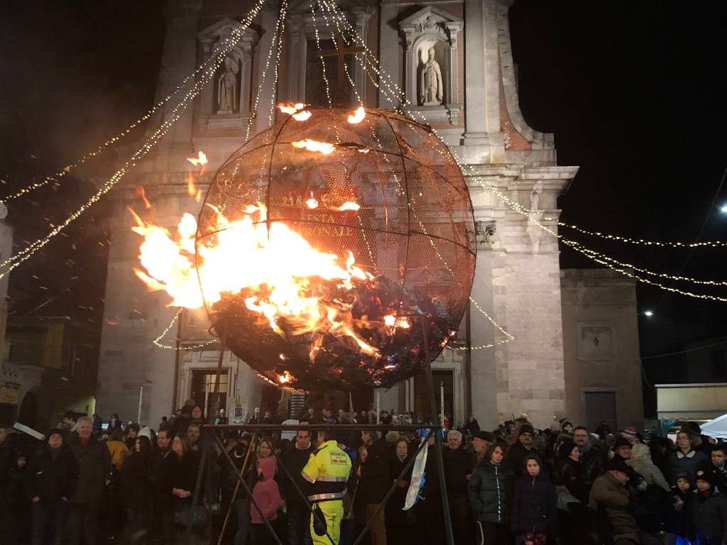 falò di sant'agnese somma