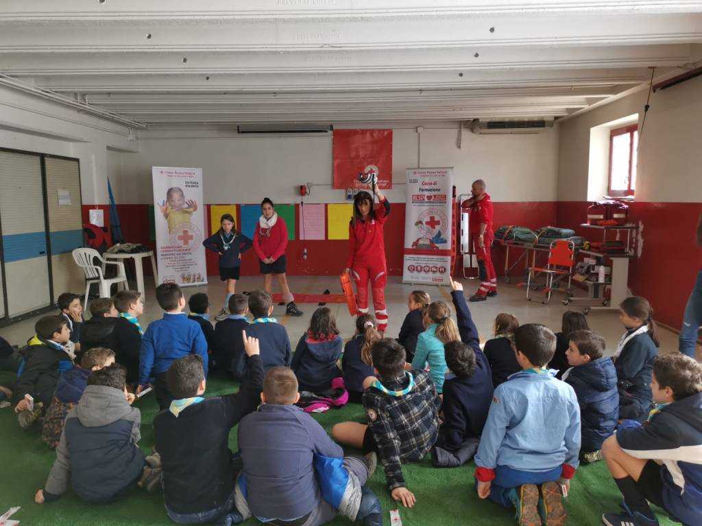 Scout del Luinese incontrano la Croce Rossa 