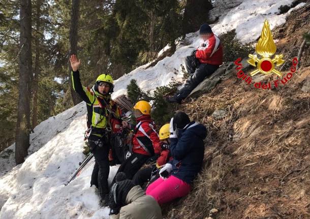 Si perdono con le ciaspole. Salvati dall’elicottero