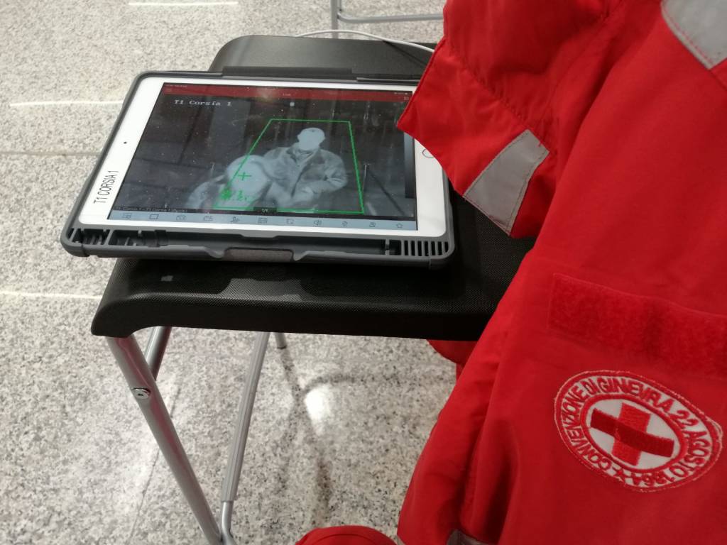 Controlli coronavirus in aeroporto