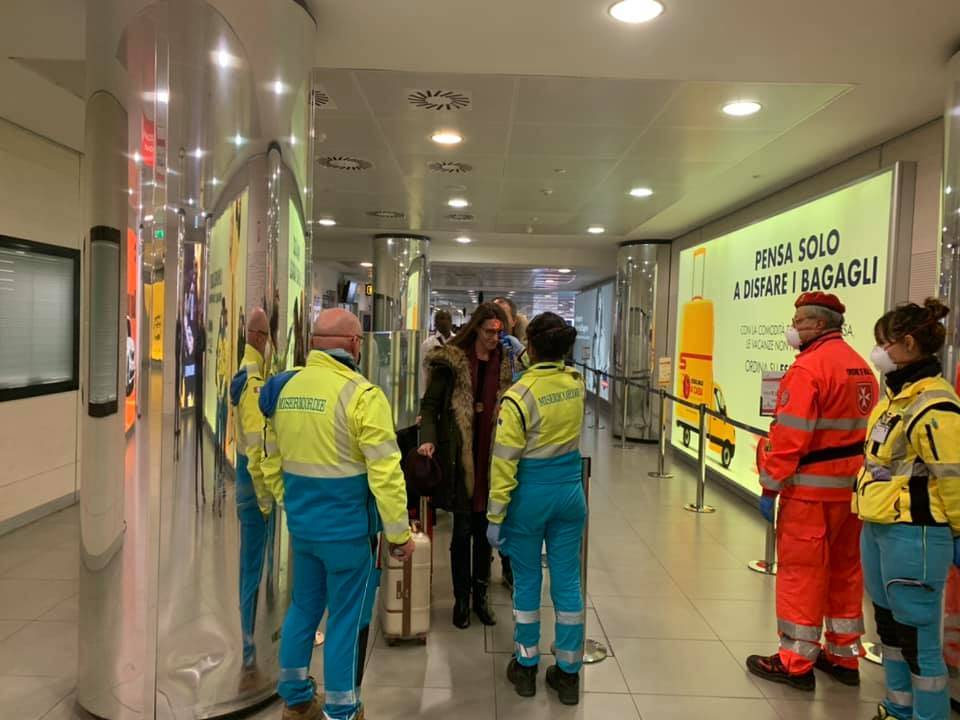 Controlli coronavirus in aeroporto