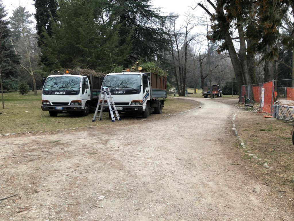 Crollo muro di cinta parco Bassetti