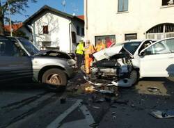 Incidente in via Novara a Legnnao frontale  1 