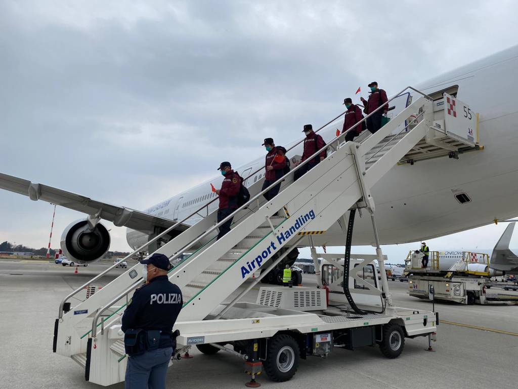 China Eastern Airlines atterra a Malpensa con gli aiuti contro il coronavirus