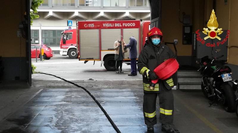 Vigili del Fuoco al lavoro nella fonderia di viale Belforte