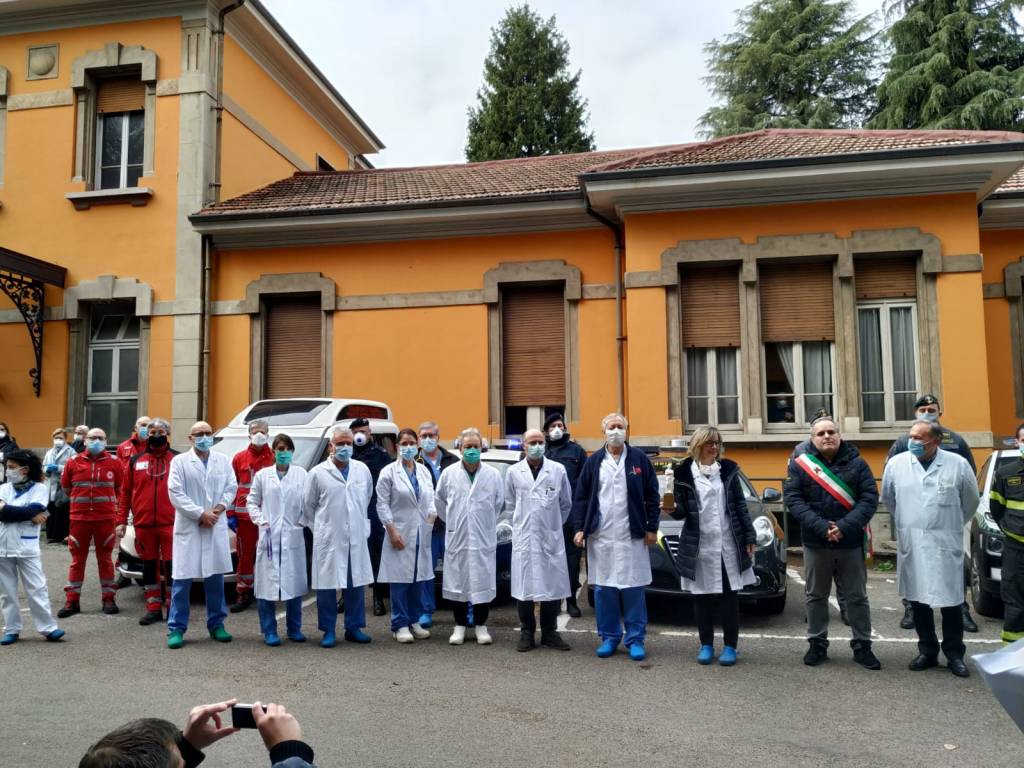 Il "grazie" di Saronno a medici e infermieri dell'ospedale cittadino