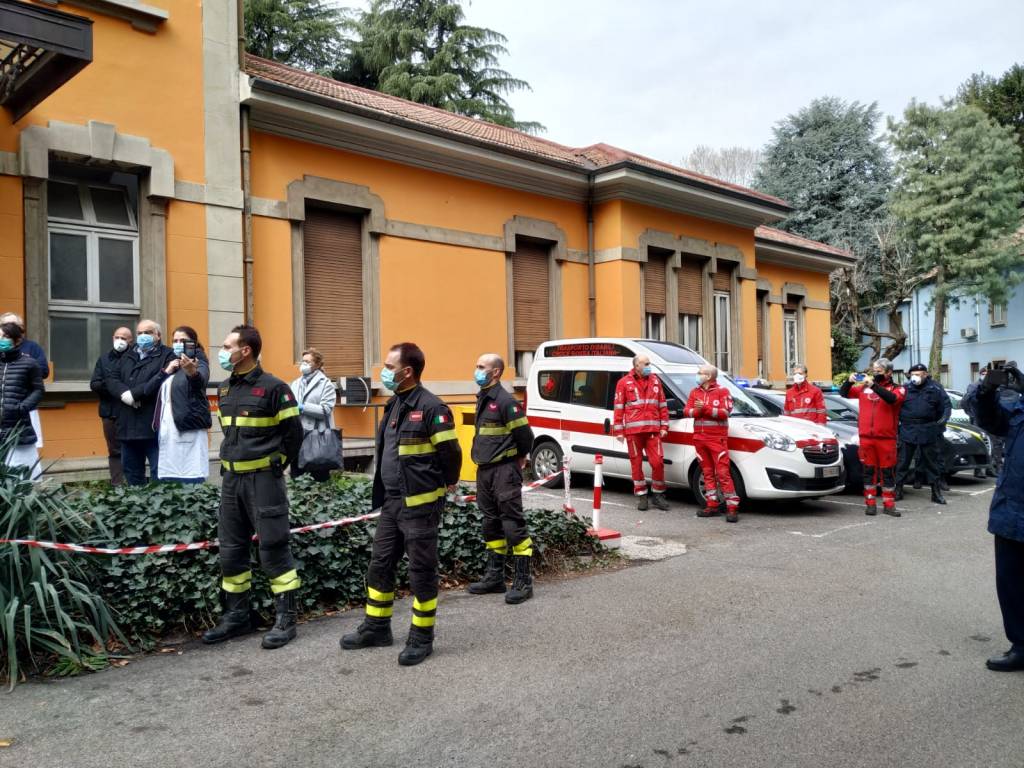 Il "grazie" di Saronno a medici e infermieri dell'ospedale cittadino