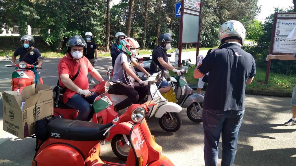 Caronno: distribuzione delle mascherine con i volontari del territorio 